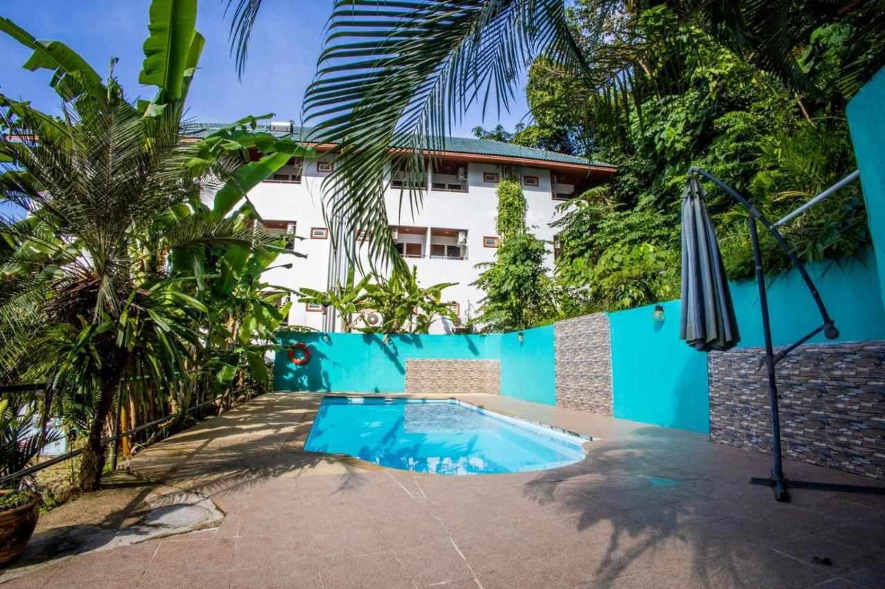 Riviera Patong Hotel Exterior photo